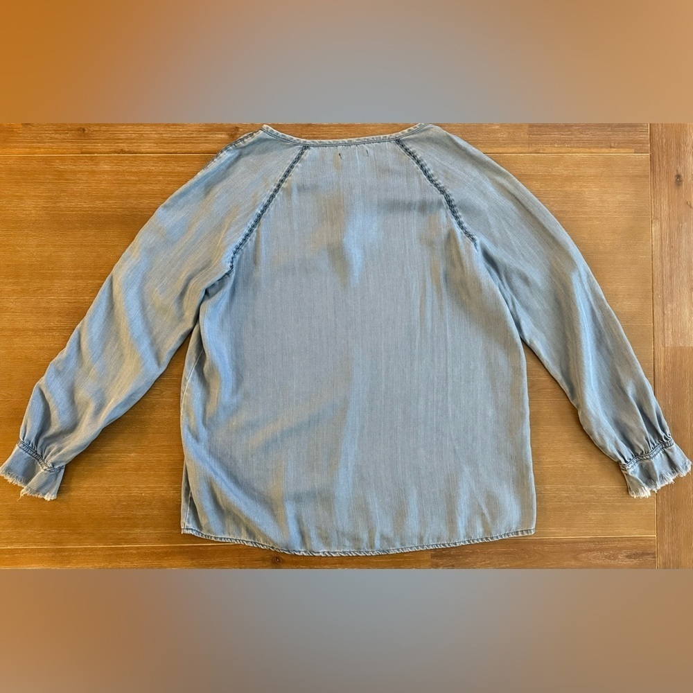 Dear John Chambray Tie Front Peasant Top Size Large - Picture 4 of 7